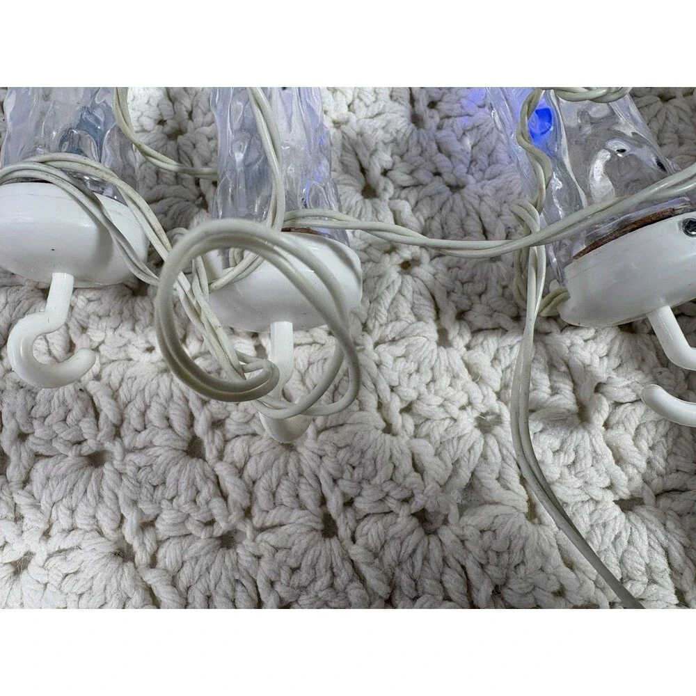 Vintage  LED Icicle Christmas 12” Lights 1 Strand Of 5 Requires 4 D Batteries